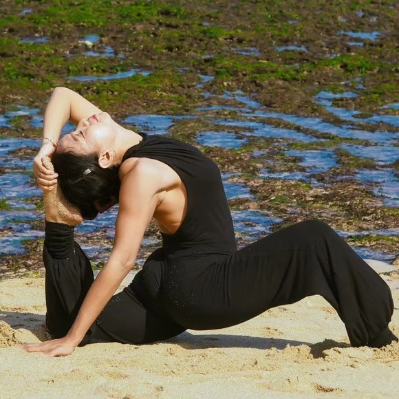 Aria Lattner Black Backless Halter Jumpsuit OS Spandex cotton yoga romper - Picture 2 of 7
